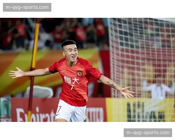 韦世豪突破制造威胁 成都蓉城边路进攻活跃 韦世豪突破制造威胁 成都蓉城边路进攻活跃